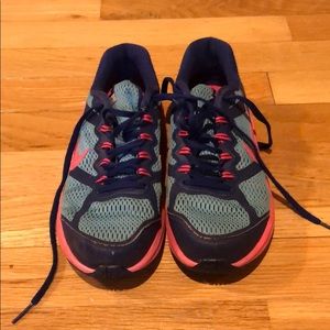 Nike girls sneakers size 2.5